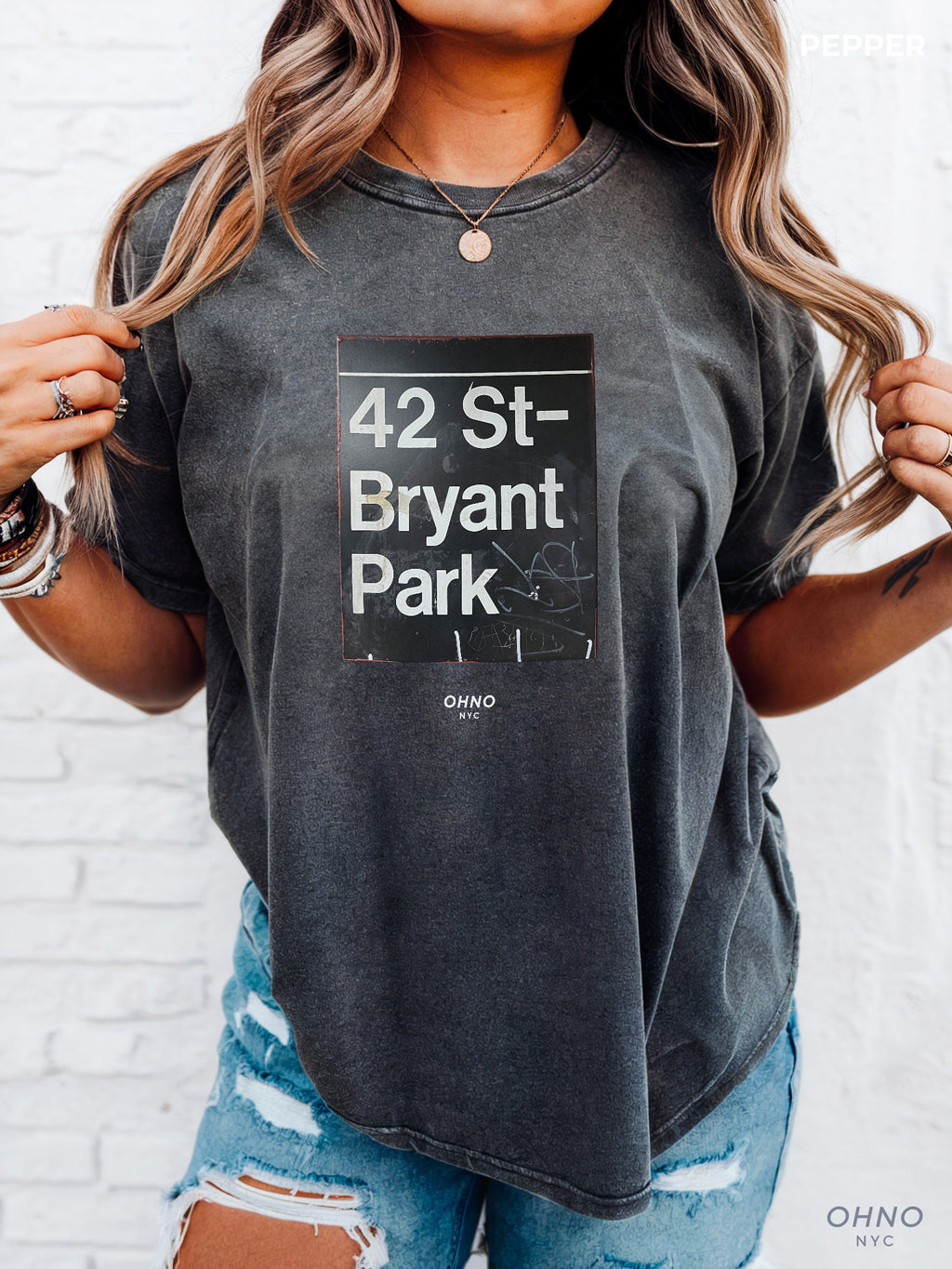 Bryant Park and 42St New York Subway Sign T-Shirt