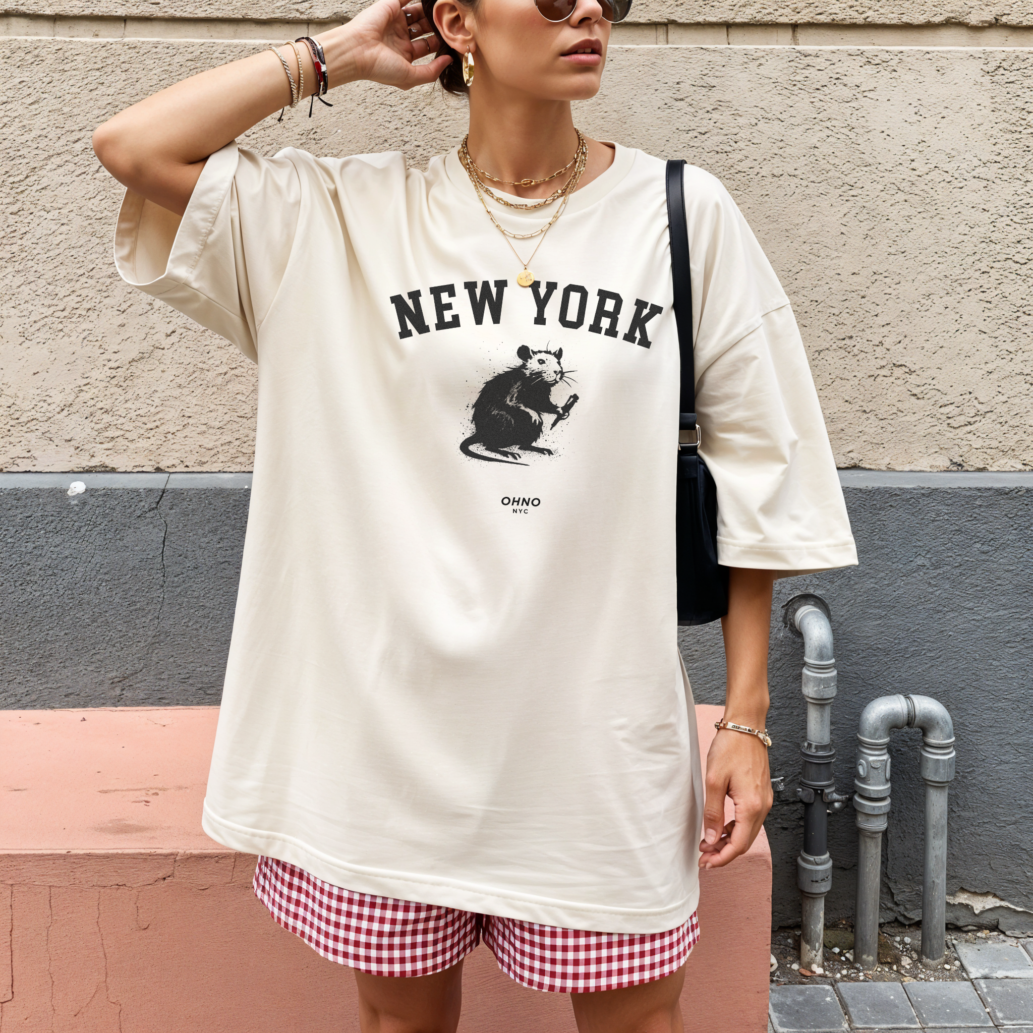 T-Shirt with New York Symbols / Rat Graffiti